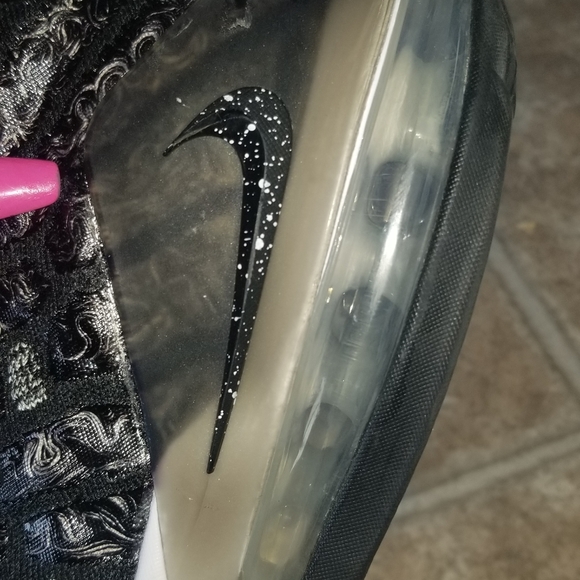 Lebron 17 youth - Picture 12 of 13